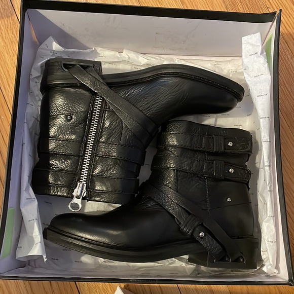 Dolce Vita Black Leather “Kiera” Boots - Picture 7 of 9